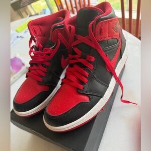 Nike Air Jordan 1 Mid